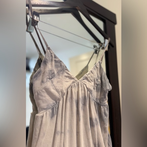 ARITZIA WILFRED Grey and White Tie Dye Romper (S) - Picture 3 of 9